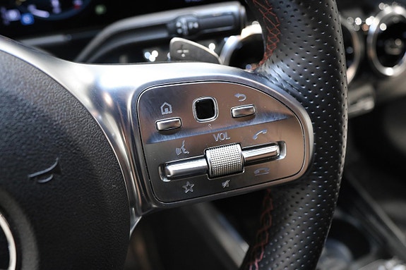 Mercedes-Benz GLA200 23 of 29