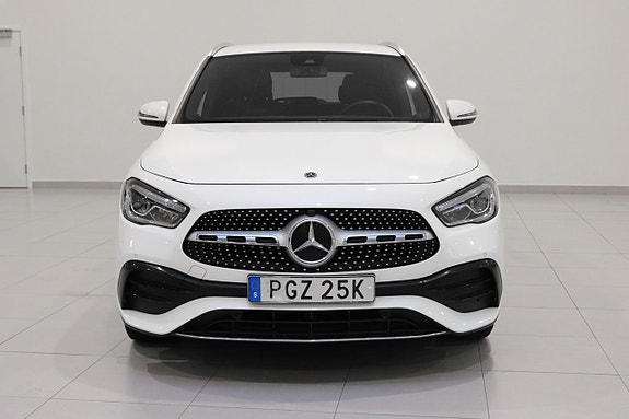 Mercedes-Benz GLA200 7 of 29