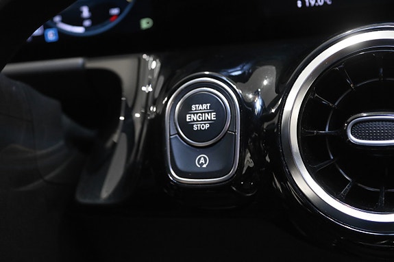 Mercedes-Benz GLA200 29 of 29