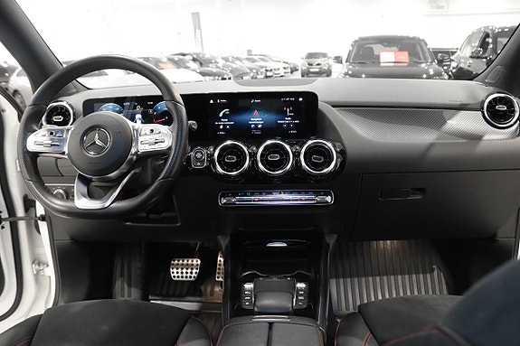Mercedes-Benz GLA200 13 of 29