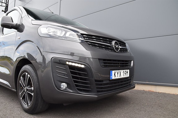 Opel Vivaro 8 of 25