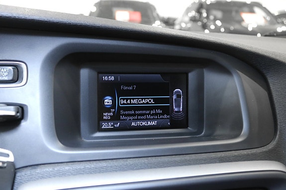 Volvo V40 20 of 23