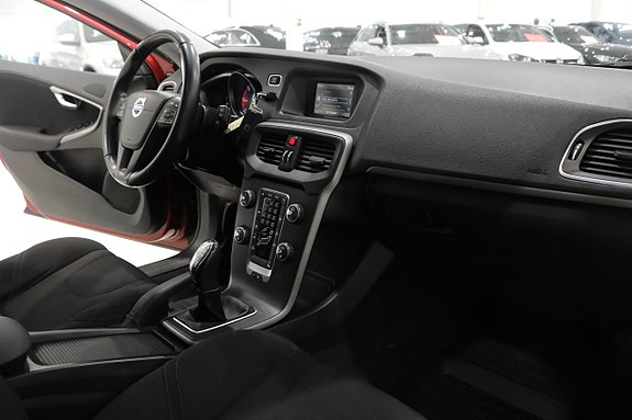 Volvo V40 10 of 23