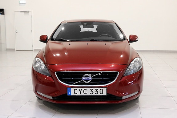 Volvo V40 7 of 23