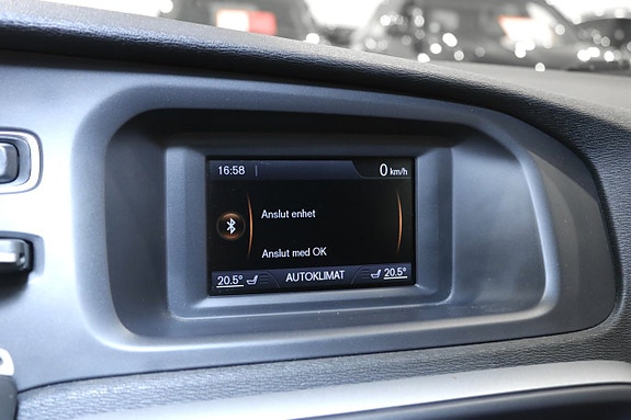 Volvo V40 21 of 23