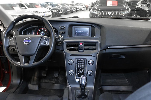 Volvo V40 12 of 23