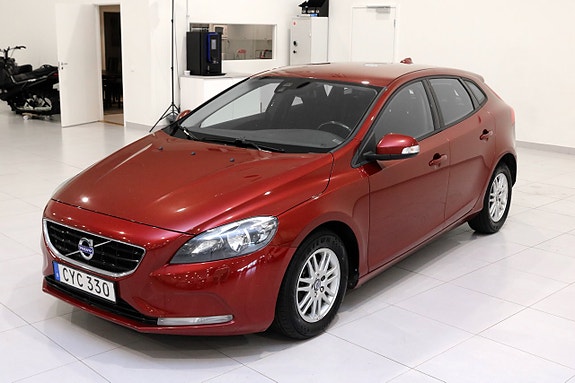 Volvo V40 6 of 23