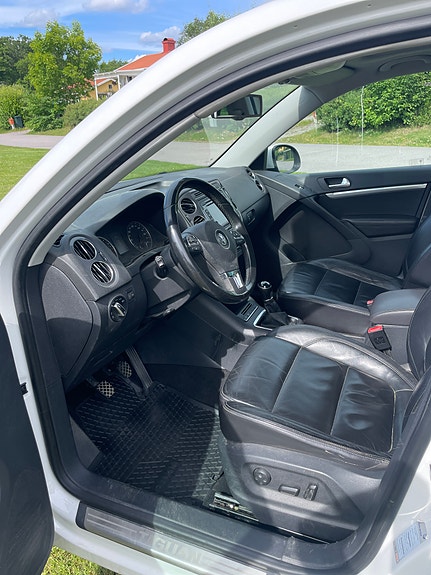 Volkswagen Tiguan 6 of 9