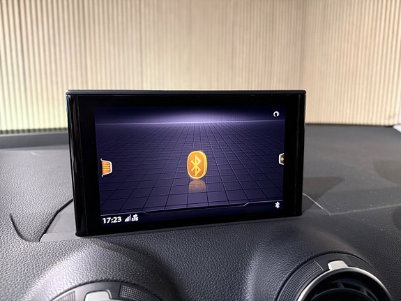 Audi Q2 21 of 27