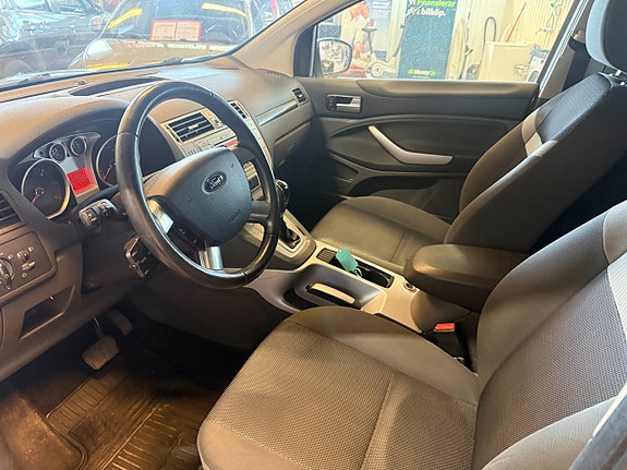 Ford Kuga 8 of 9