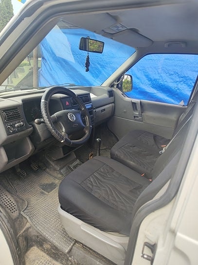 Volkswagen Caravelle 5 of 9