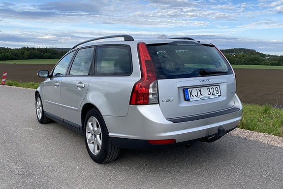 Volvo V50 4 of 5