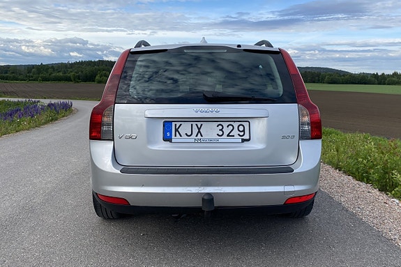 Volvo V50 3 of 5