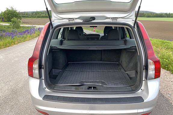 Volvo V50 9 of 18