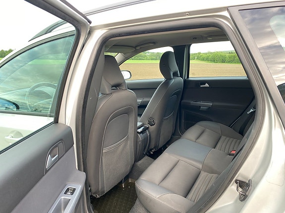 Volvo V50 10 of 18
