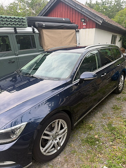 Volkswagen Passat 2 of 5