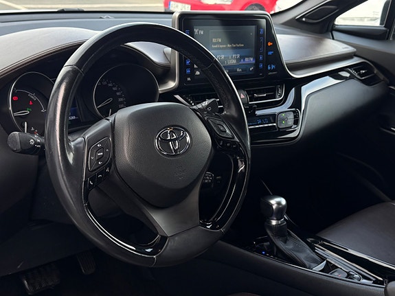 Toyota C-HR 11 of 21