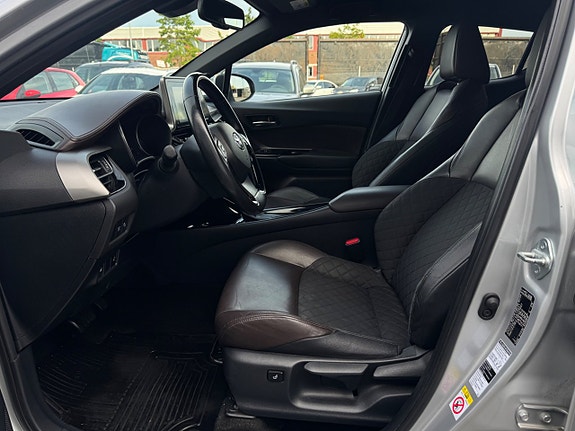 Toyota C-HR 6 of 21