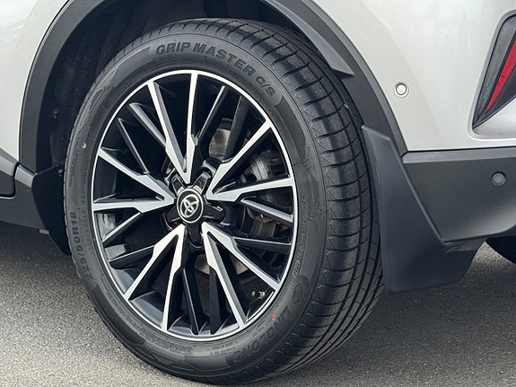 Toyota C-HR 20 of 21