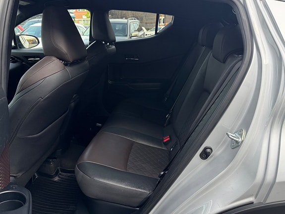 Toyota C-HR 17 of 21