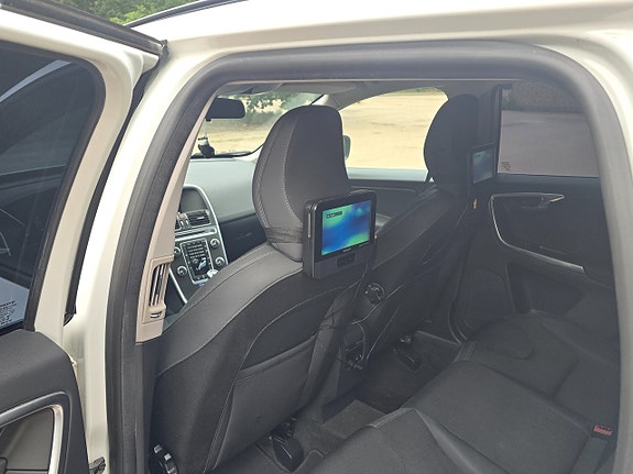 Volvo XC60 17 of 20