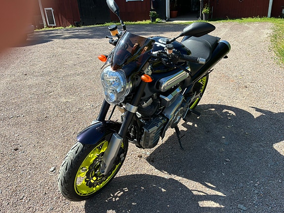 Yamaha MT-01 5 of 5
