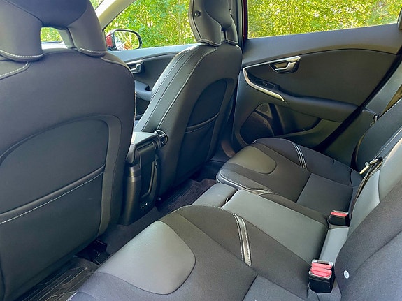 Volvo V40 8 of 8