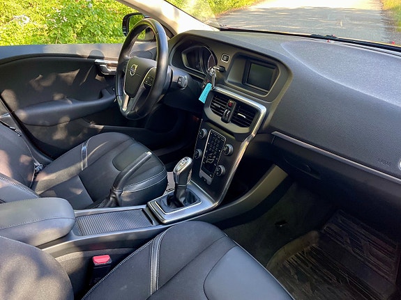 Volvo V40 7 of 8