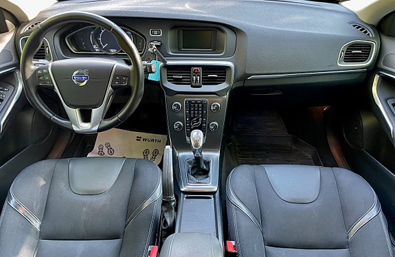Volvo V40 6 of 8