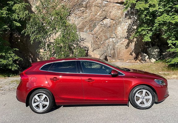 Volvo V40 3 of 8