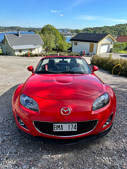 Mazda MX-5 2 of 5