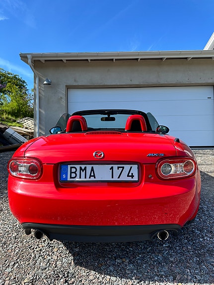 Mazda MX-5 4 of 5