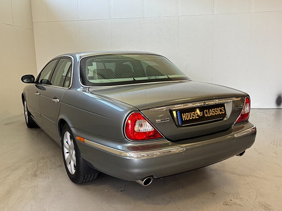 Jaguar XJ 8 of 20