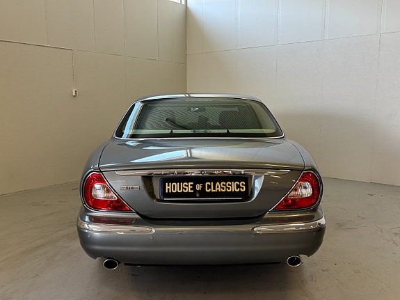 Jaguar XJ 7 of 20