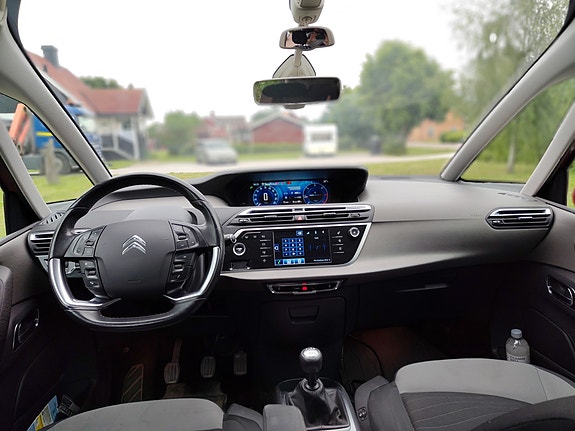 Citroen C4 Picasso 3 of 5