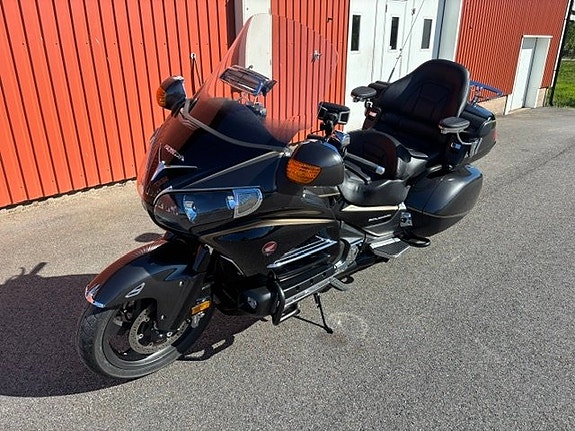 Honda Powersports GL1800 Gold Wing 1.8 4 of 5