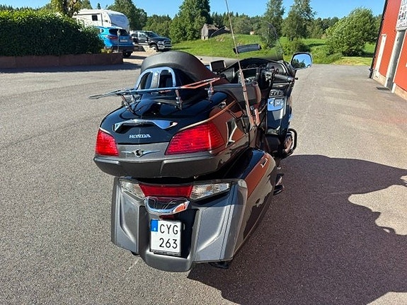 Honda Powersports GL1800 Gold Wing 1.8 2 of 5
