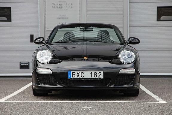Porsche 911 2 of 5
