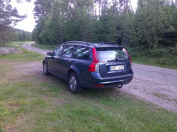 Volvo V50 2 of 11