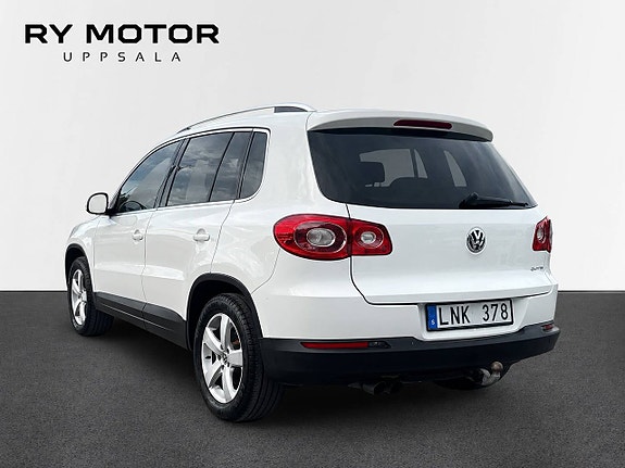 Volkswagen Tiguan 3 of 5
