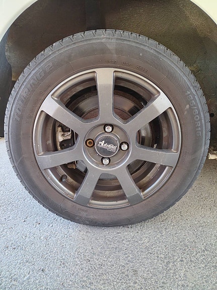 Toyota Yaris 9 of 9