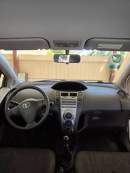 Toyota Yaris 5 of 9