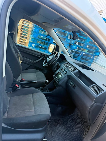 Volkswagen Caddy 2 of 5