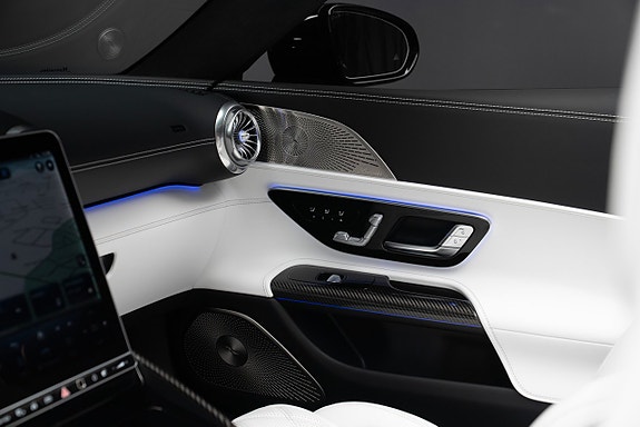 Mercedes-Benz SL63 27 of 30