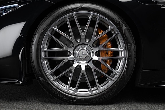 Mercedes-Benz SL63 9 of 30