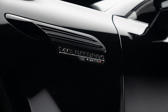 Mercedes-Benz SL63 8 of 30