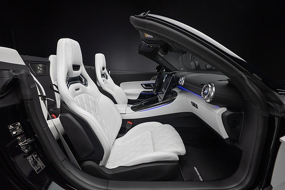 Mercedes-Benz SL63 16 of 30