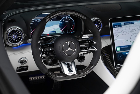 Mercedes-Benz SL63 13 of 30