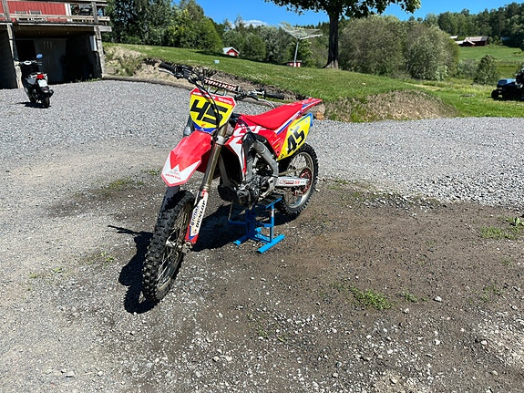 Honda CRF450R 2 of 5