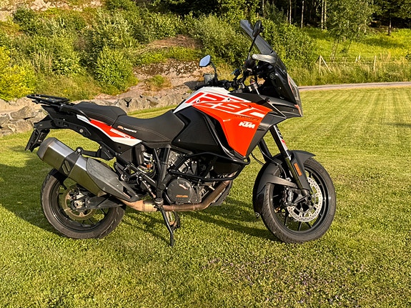 KTM 1290 Super Adventure 3 of 5